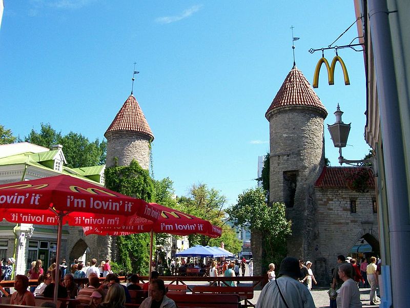 Datei:Tallinn mcdonalds.jpg