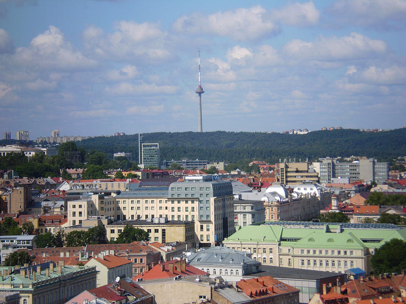 Datei:Vilnius view to TV tower.jpg